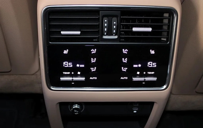 Porsche Cayenne cena 389900 przebieg: 35300, rok produkcji 2021 z Kartuzy małe 667
